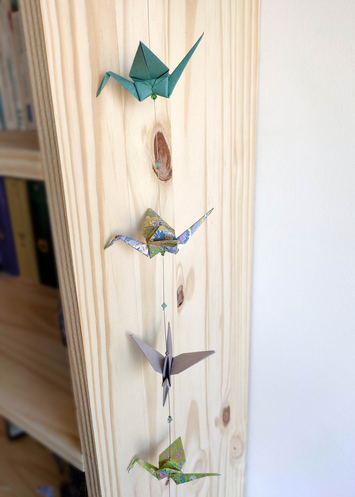 Guirlande verticale en origami verte et violette - Yaeko   Guirlande Mercy&rsquo;s Fancy